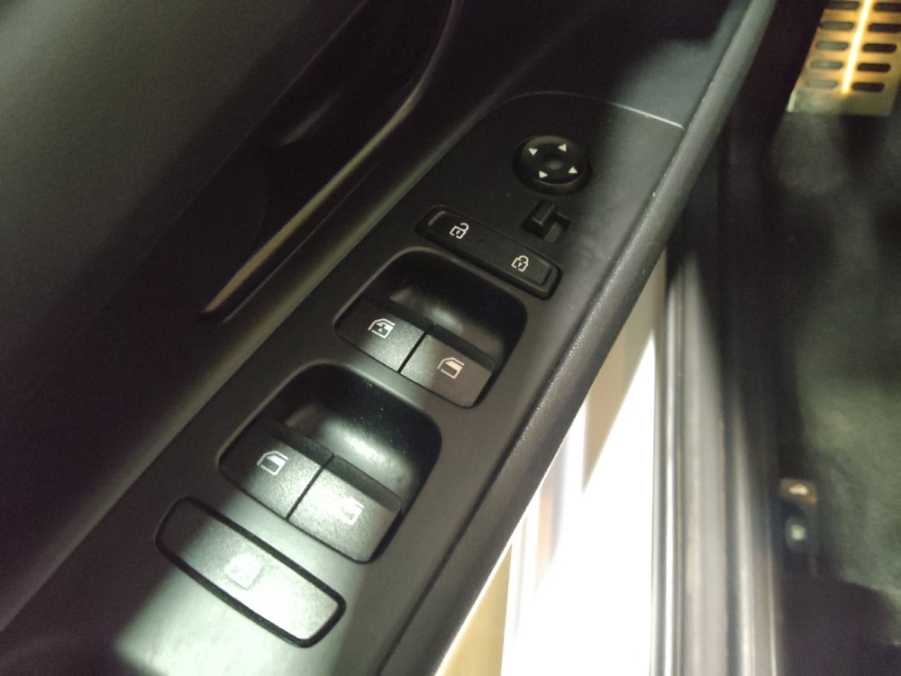 Used 2025 Hyundai Elantra Sport FWD image 27