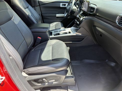 Used 2021 Ford Explorer Limited w/ Equipment Group 301A image 17