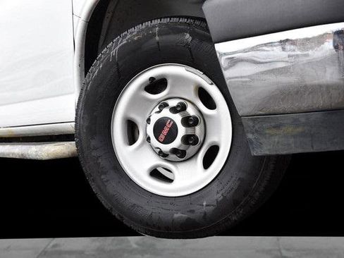 Used 2024 GMC Savana 2500 w/ Driver Convenience Package image 3