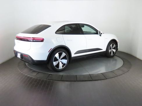 Certified 2024 Porsche Macan 4 Electric AWD/4WD image 7