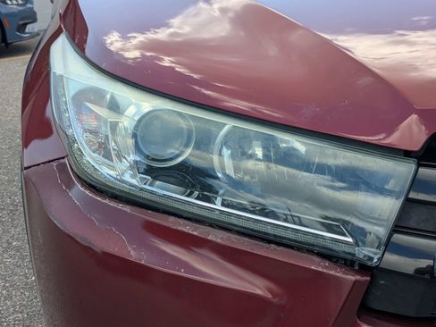 Used 2018 Toyota Highlander SE AWD/4WD image 11