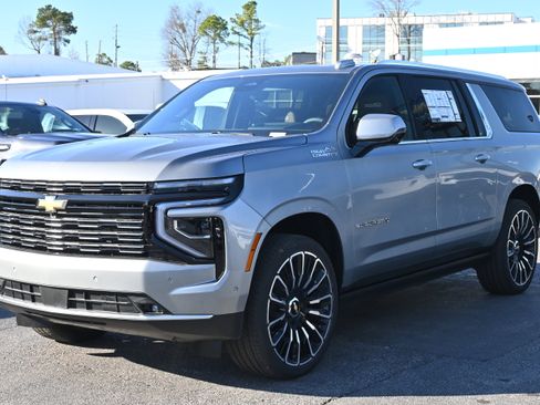 New 2026 Chevrolet Suburban High Country AWD/4WD image 5