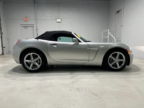 Used 2008 Saturn Sky Red Line RWD image 2