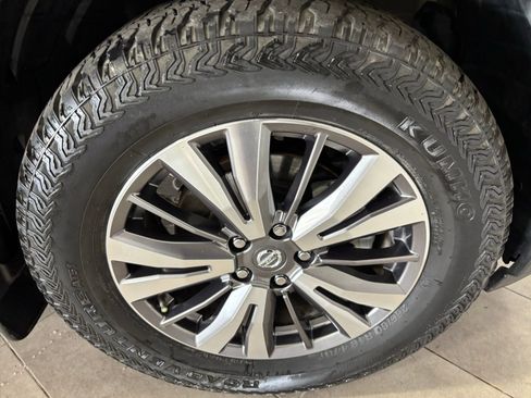 Used 2019 Nissan Pathfinder S image 9