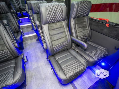 Used 2024 Mercedes-Benz Sprinter 3500 image 31