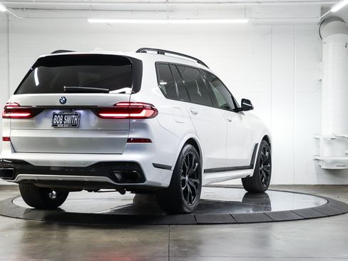 Used 2024 BMW X7 xDrive40i w/ M Sport Package AWD/4WD image 6