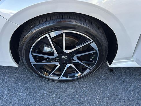 Used 2024 Nissan Sentra SR w/ SR Premium Package image 32