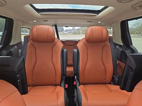 Used 2026 Kia Carnival SX Prestige image 24