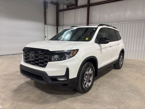 Used 2023 Honda Passport TrailSport image 4