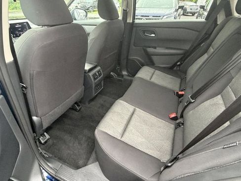 Used 2024 Nissan Rogue SV FWD image 12