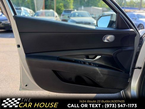 Used 2023 Hyundai Elantra SEL FWD image 15