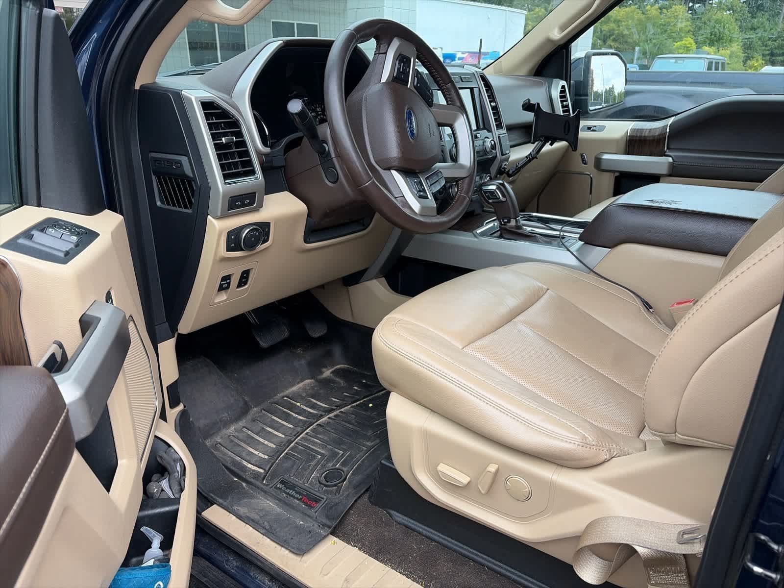 Used 2019 Ford F150 Lariat w/ Equipment Group 502A Luxury AWD/4WD image 2
