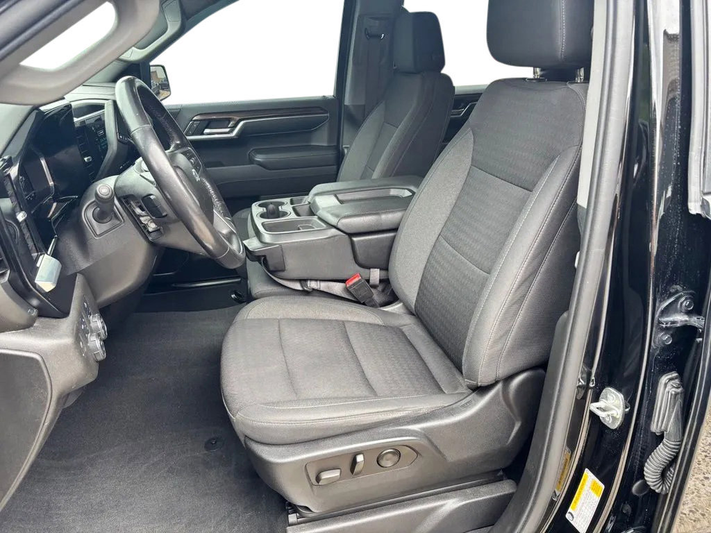 Used 2022 Chevrolet Silverado 1500 RST AWD/4WD image 23