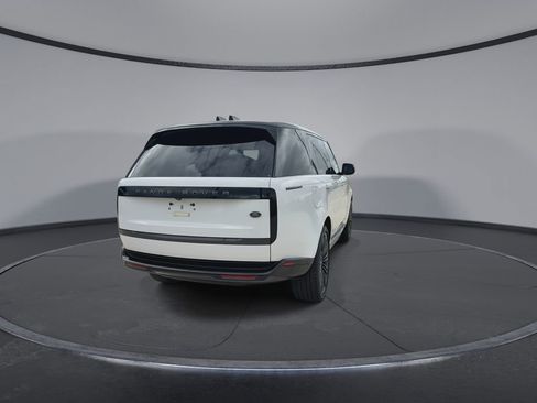 Used 2023 Land Rover Range Rover Long Wheelbase SE AWD/4WD image 8