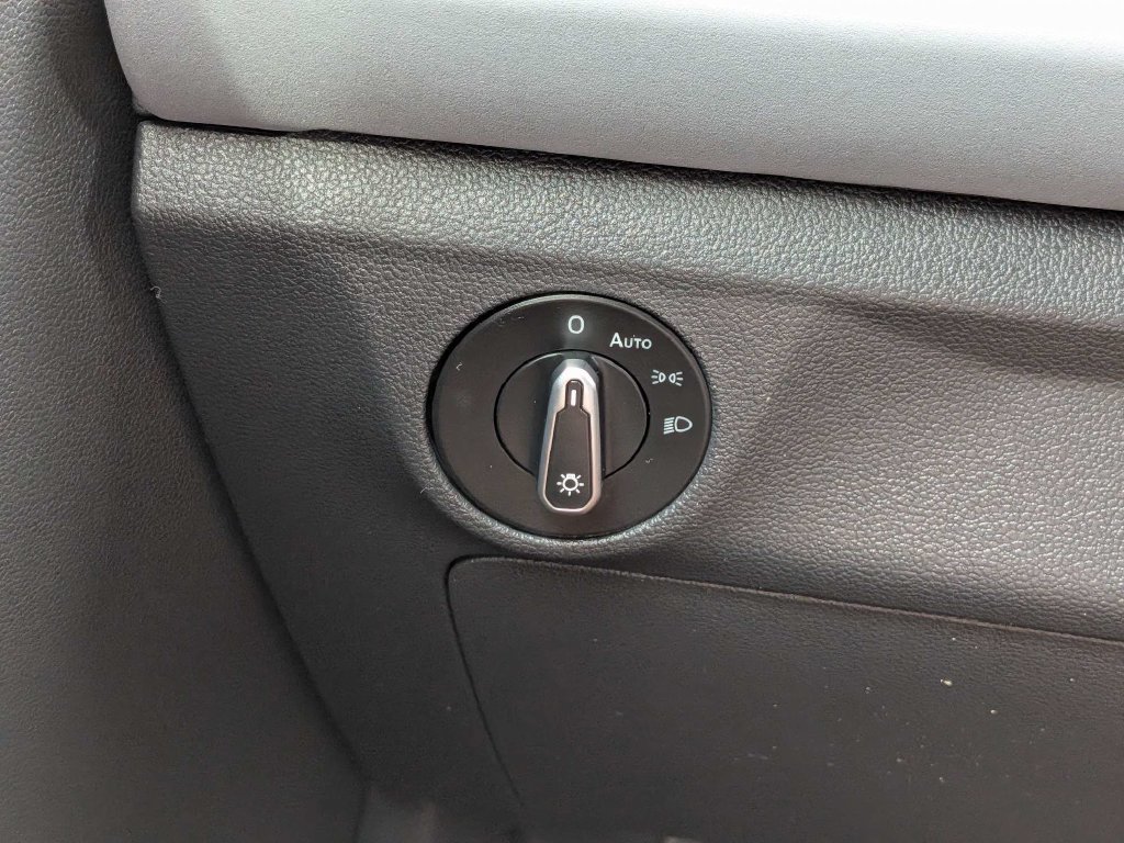 Certified 2026 Volkswagen Jetta SE FWD image 25