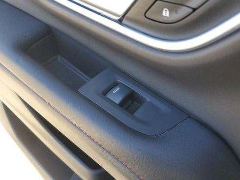 Used 2024 Chevrolet Suburban RST image 12