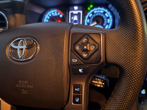 Used 2020 Toyota Tacoma SR5 image 32