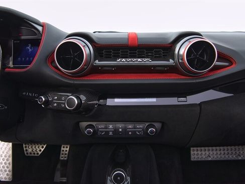 Used 2022 Ferrari 812 GTS RWD image 30
