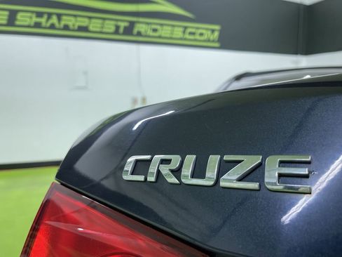 Used 2016 Chevrolet Cruze LT image 14