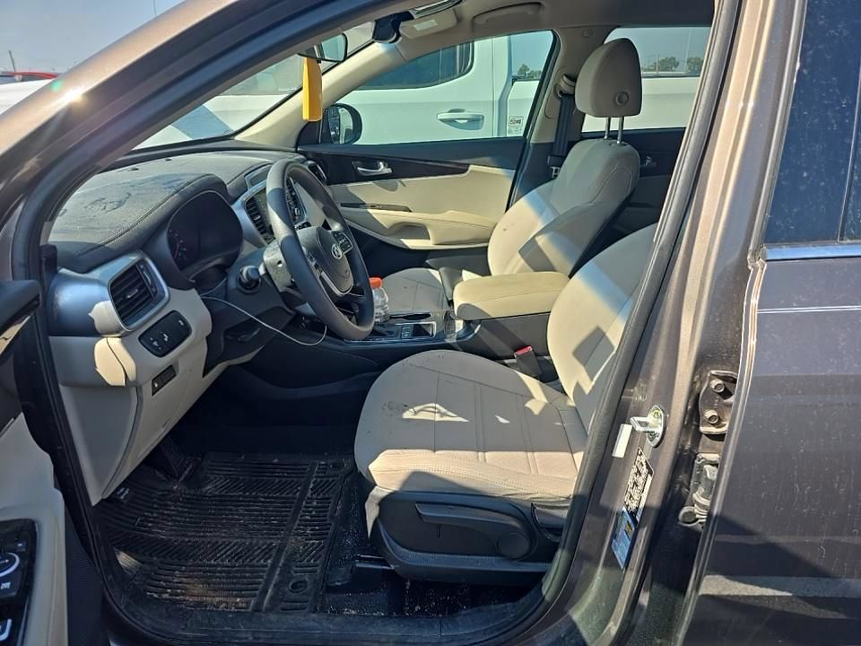 Used 2019 Kia Sorento FWD image 8