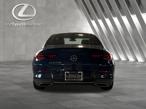Used 2022 Mercedes-Benz CLA 250 image 8