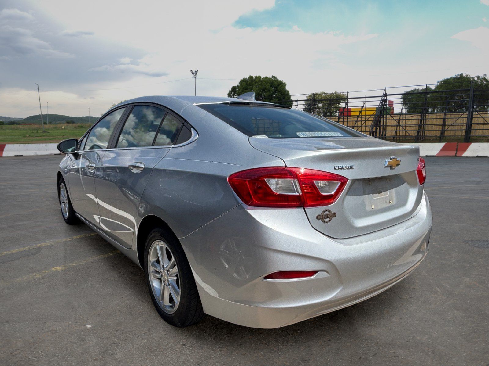 Used 2016 Chevrolet Cruze LT FWD image 4