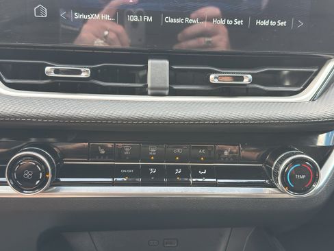Certified 2026 Chevrolet Equinox LT FWD image 31