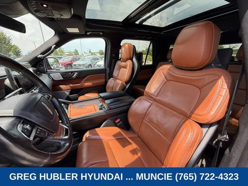 Used 2019 Lincoln Navigator Reserve w/ Cargo Package AWD/4WD image 9