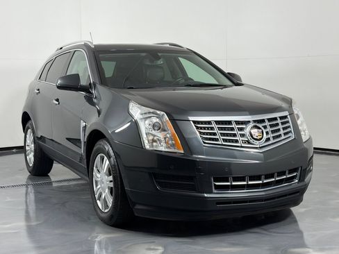 Used 2016 Cadillac SRX Luxury FWD image 3