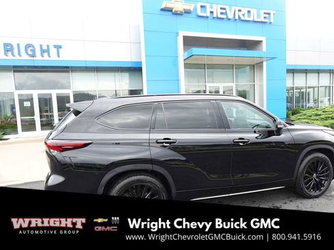 Used 2024 Toyota Highlander XSE image 2