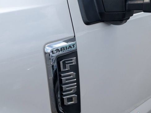 Used 2017 Ford F250 Lariat w/ Lariat Value Package AWD/4WD image 9