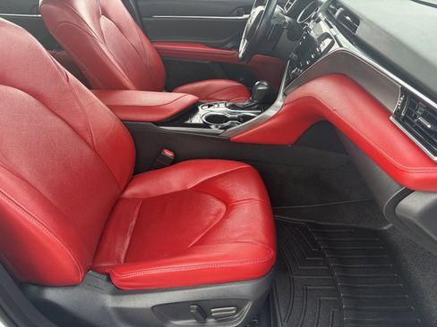 Used 2018 Toyota Camry XSE w/ Driver Assist Package image 12