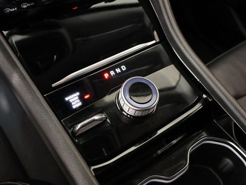 Used 2022 Jeep Grand Cherokee L Limited image 9