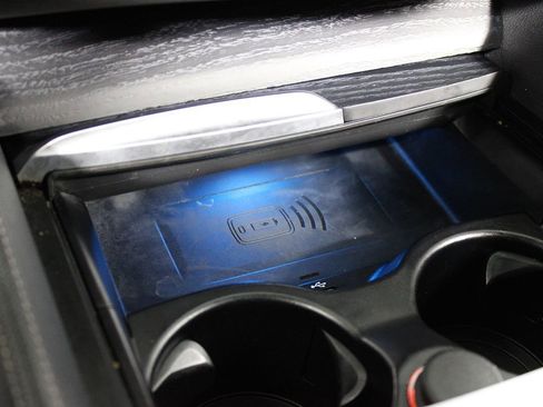 Used 2023 BMW 530e w/ M Sport Package image 19