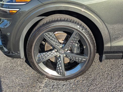 Used 2025 Genesis GV70 3.5T Sport w/ Sport Prestige Package image 10