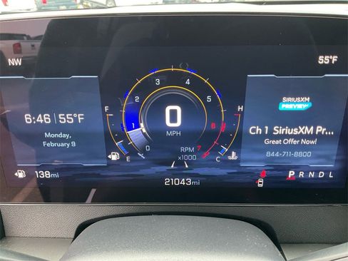 Used 2025 Chevrolet Traverse LT image 18