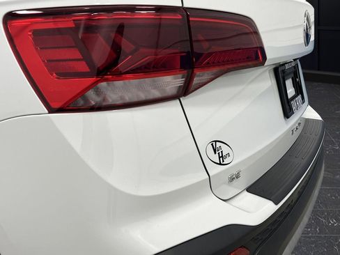 Used 2022 Volkswagen Taos SE image 31