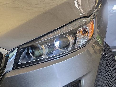 Used 2017 Kia Sorento SX image 32