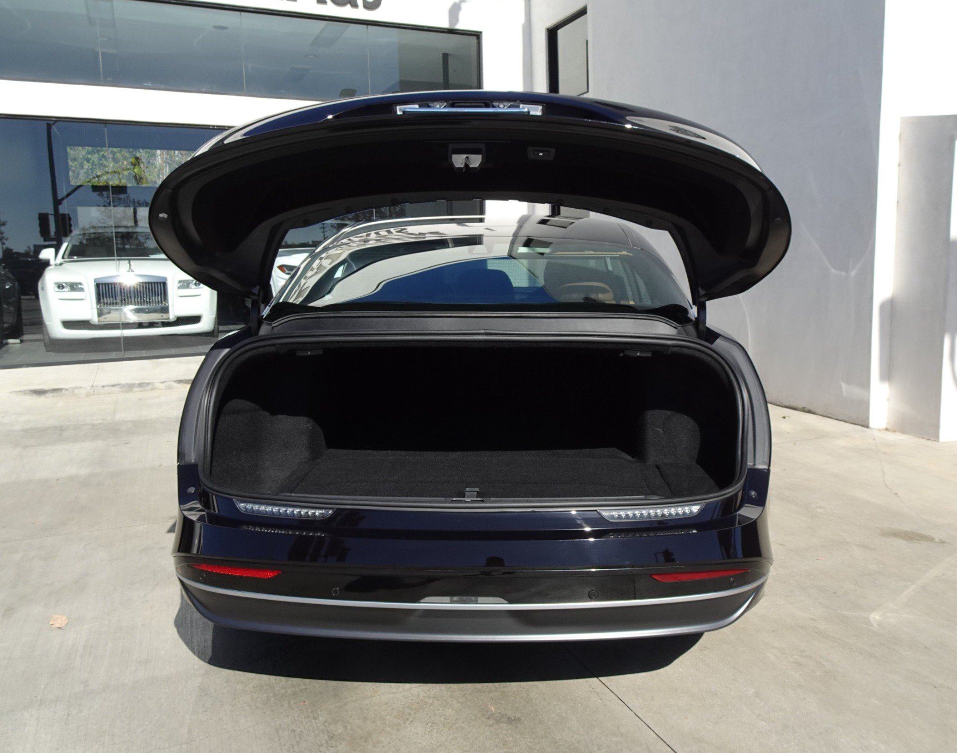 Used 2025 Lucid Air Touring AWD/4WD image 5