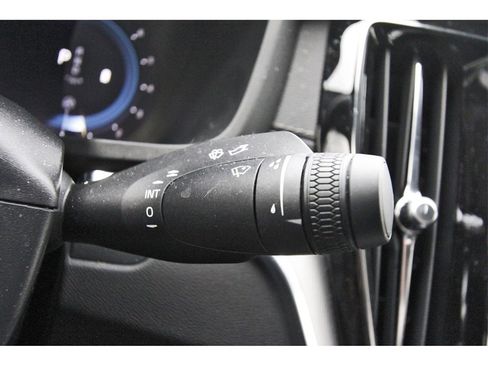 Used 2023 Volvo S60 B5 Ultimate image 19