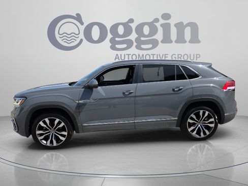 Used 2021 Volkswagen Atlas Cross Sport SEL R-Line FWD image 2