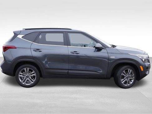 Certified 2023 Kia Seltos S w/ Navigation Package image 3