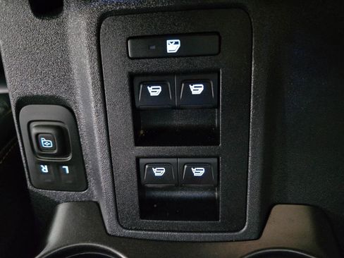 Used 2022 Ford Bronco Badlands image 38