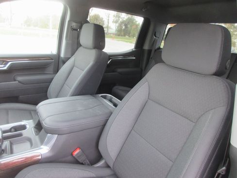 New 2026 GMC Sierra 1500 Elevation image 13