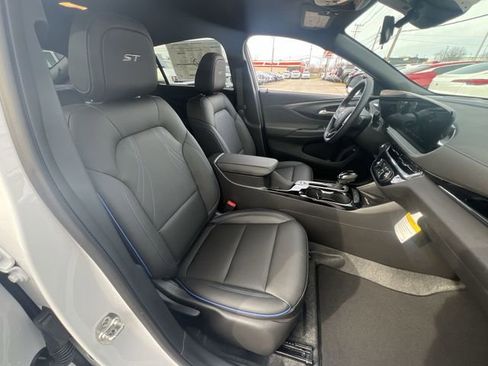 New 2026 Buick Envista Sport Touring w/ Convenience II Package FWD image 13