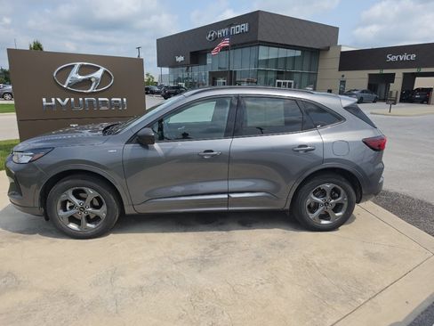 Used 2024 Ford Escape ST-Line AWD/4WD image 8