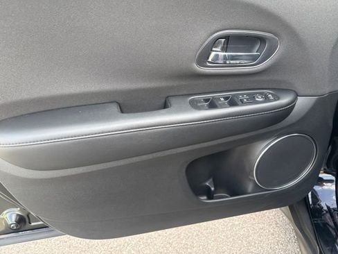 Certified 2022 Honda HR-V EX image 9