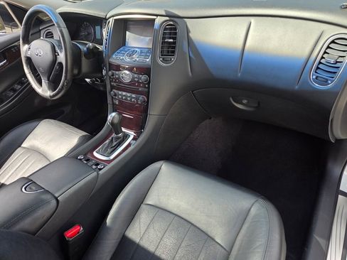Used 2017 INFINITI QX50 2WD w/ Deluxe Touring Package image 19