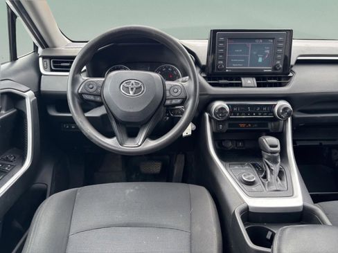 Certified 2020 Toyota RAV4 LE image 9