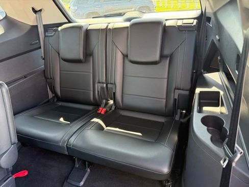 Used 2022 Volkswagen Atlas SEL R-Line image 19